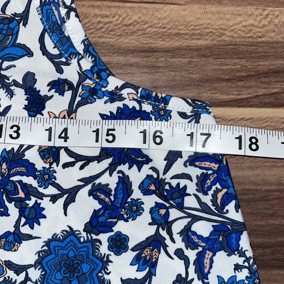 KNAPP STUDIO WHITE TANK WITH blue floral design - Picture 6 of 11